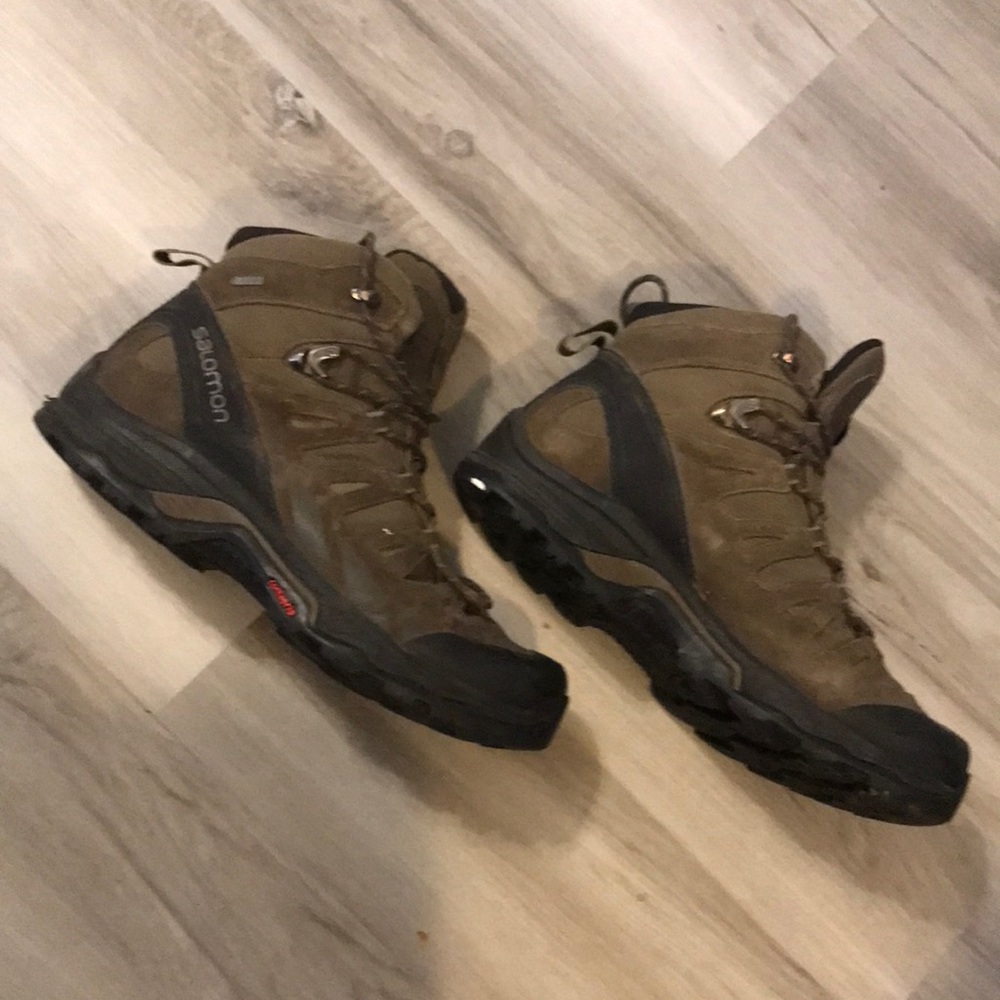 Mens Salomon hiking boot! Great condition! Brown Gortex! 👍 🥾